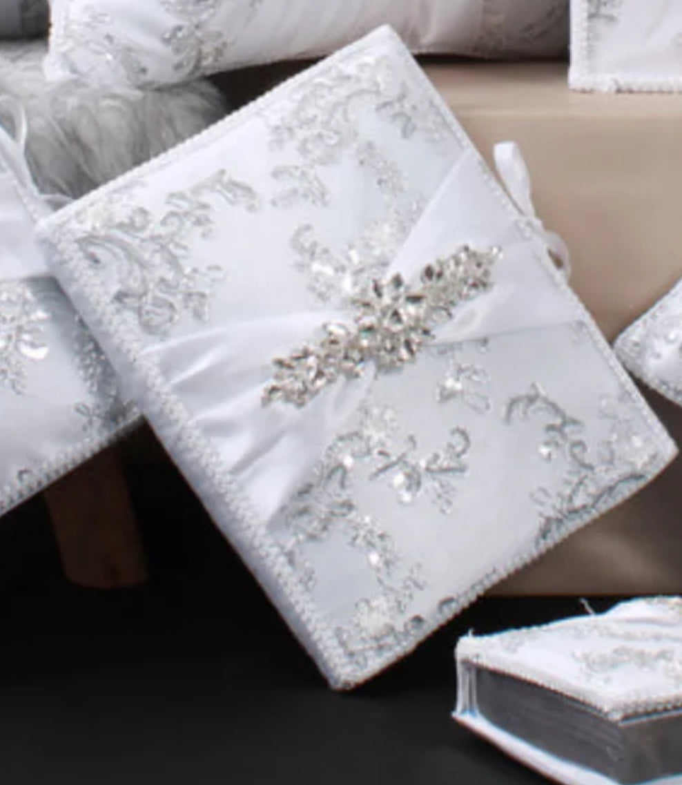 Wedding pillows set