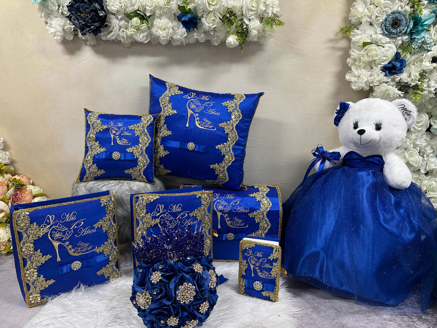 Quinceañera pillow set