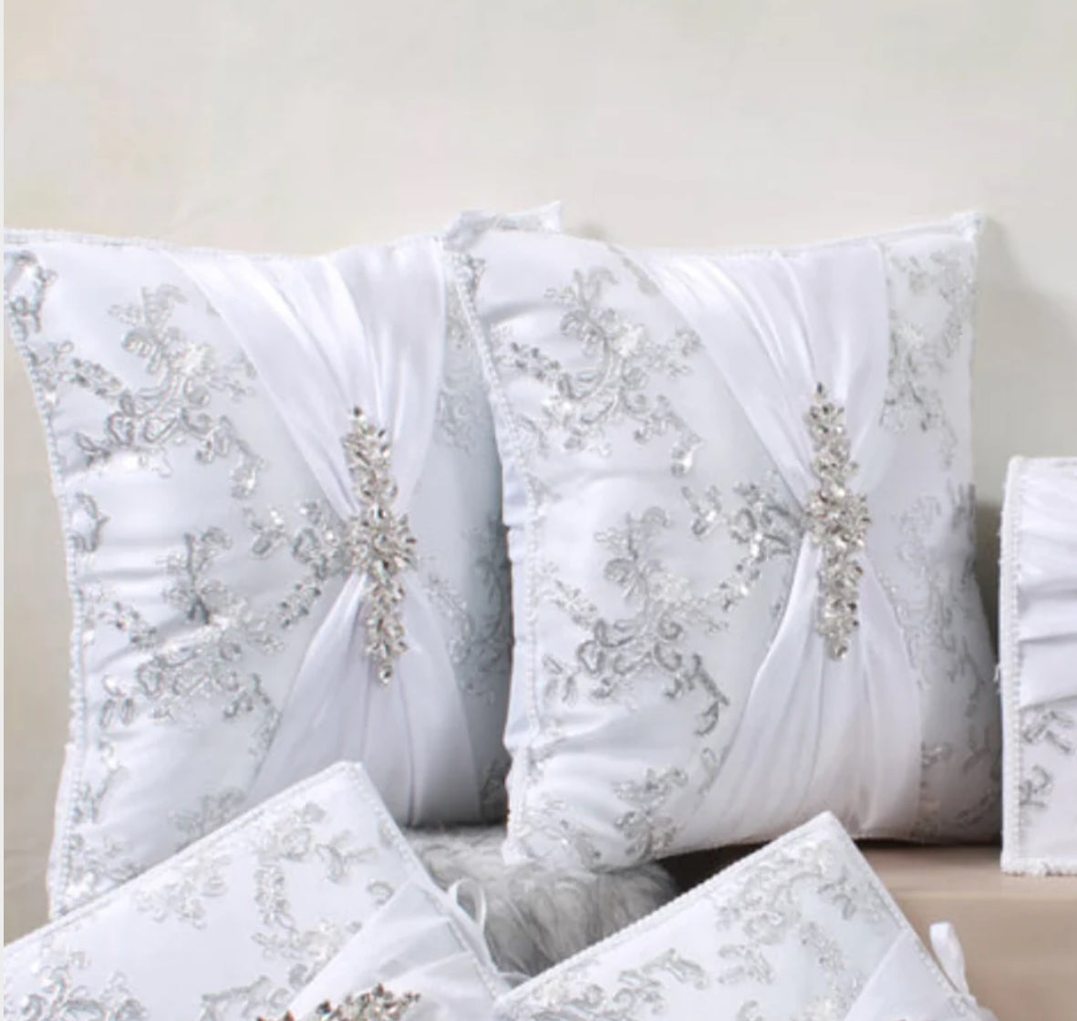 Wedding pillows set