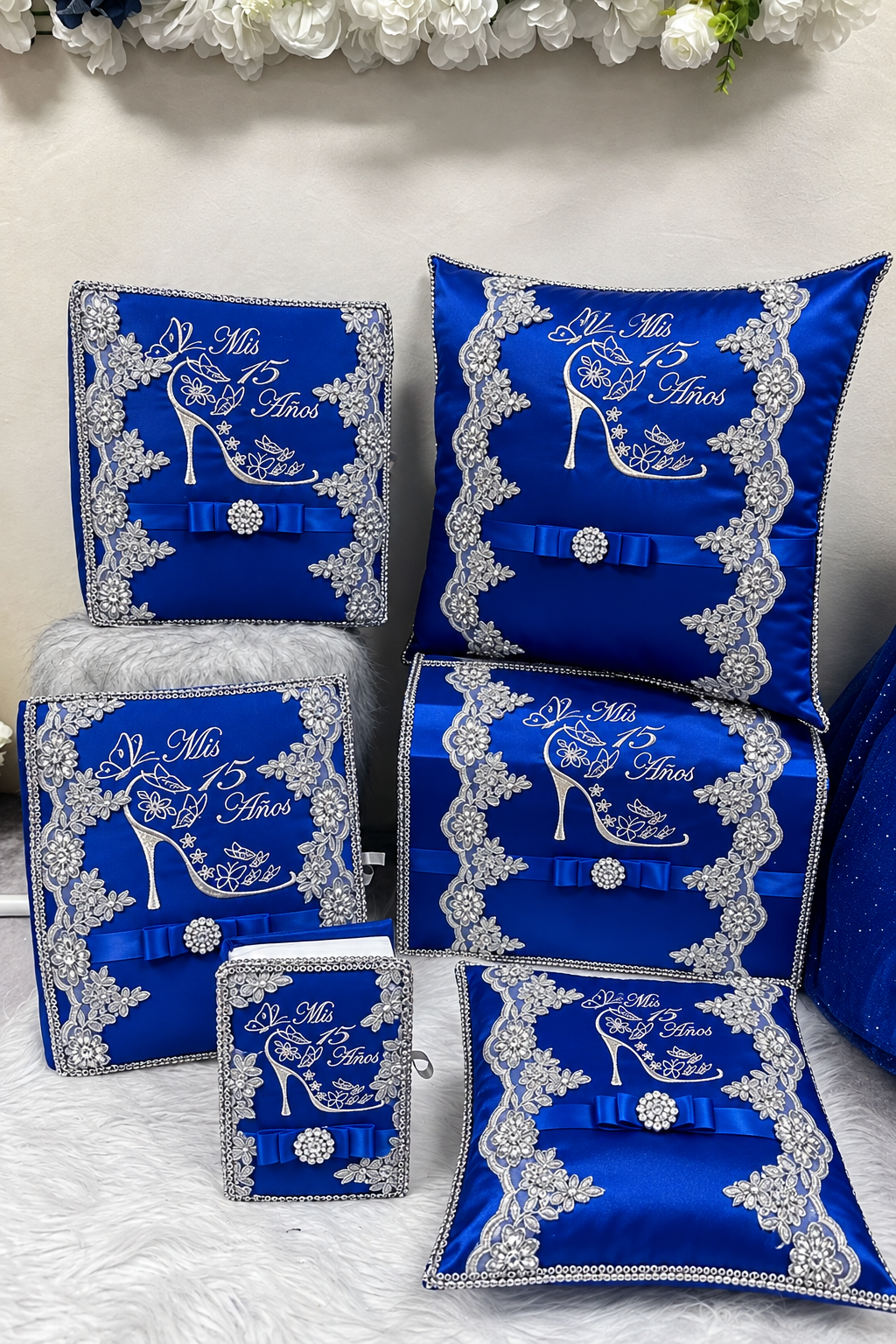 Quinceañera pillow set