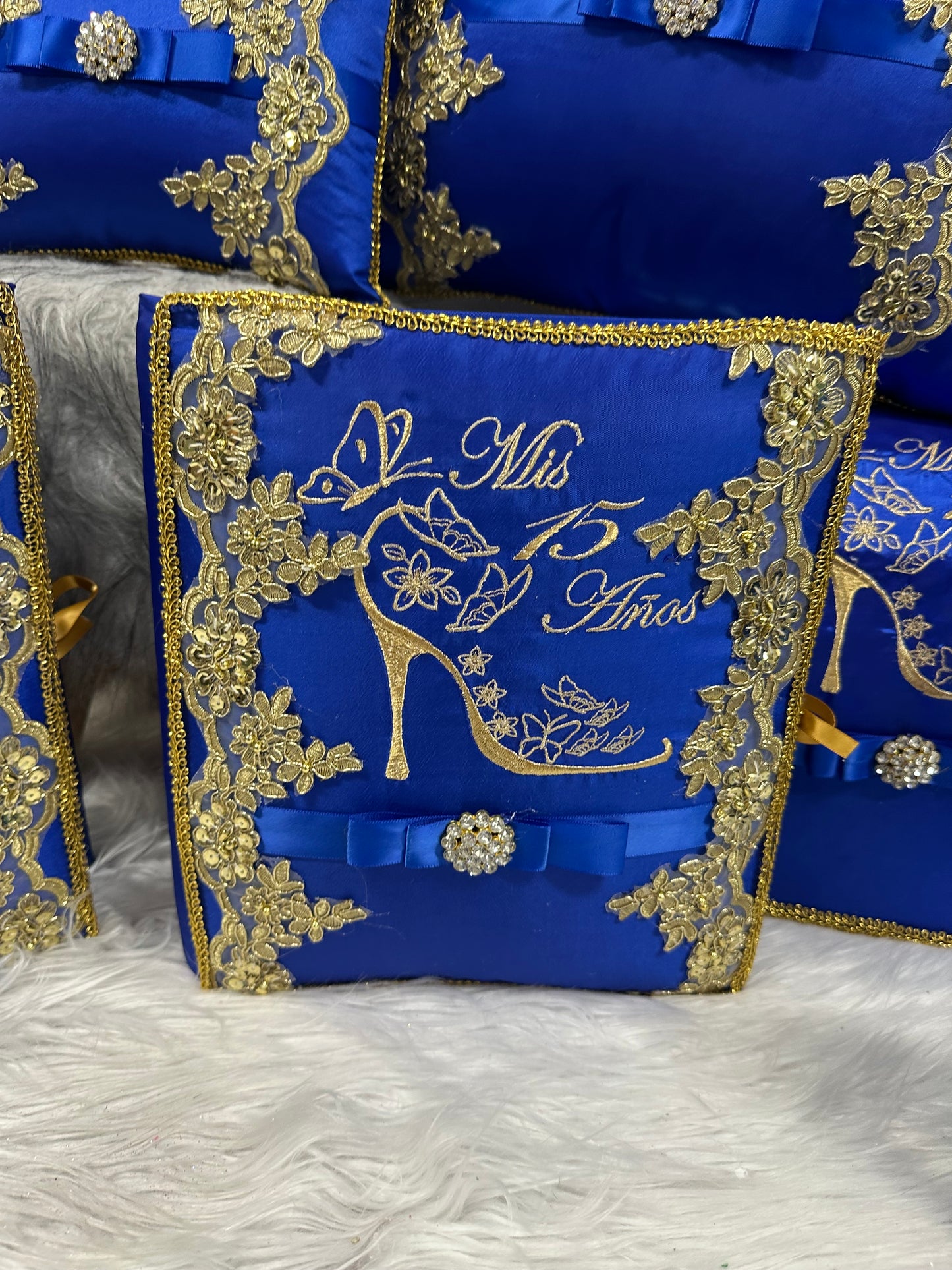 Quinceañera pillow set
