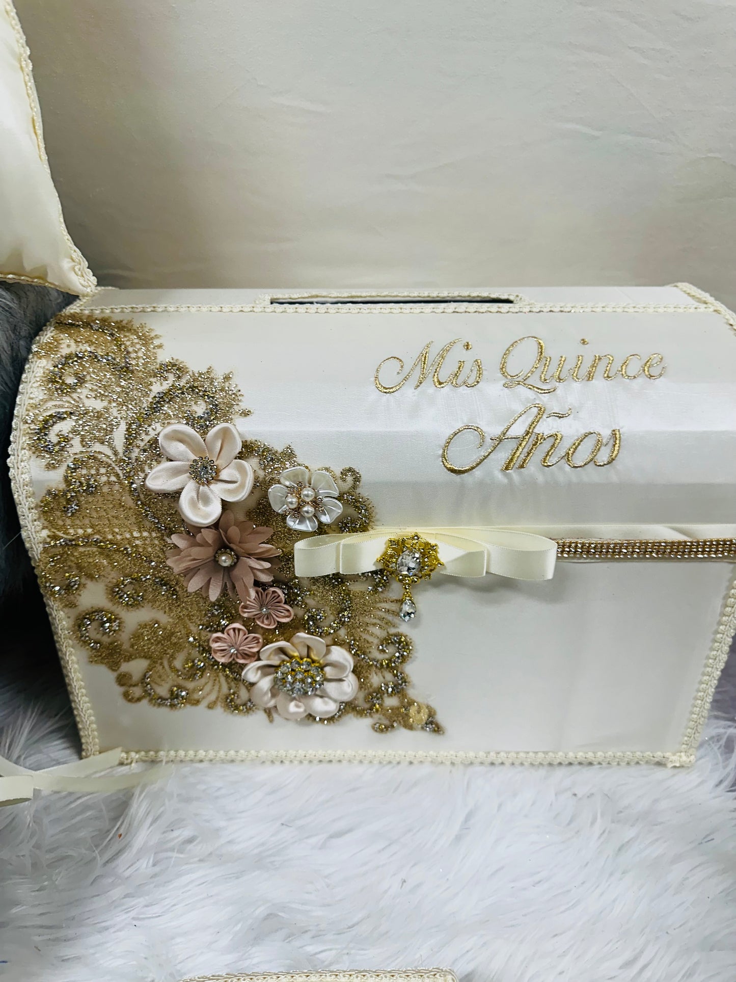 Quinceañera pillow set