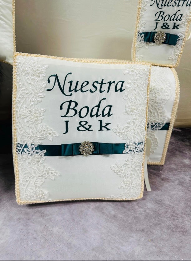 Wedding pillows set