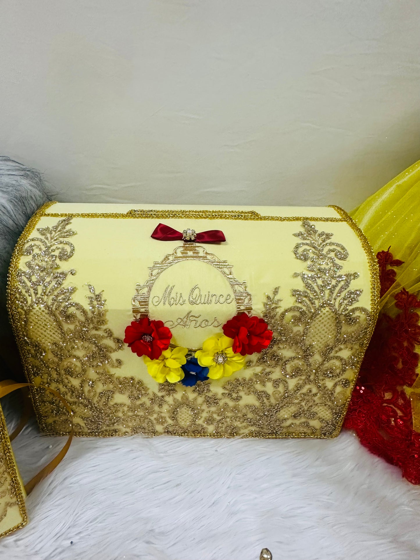 Bell quinceañera pillow set