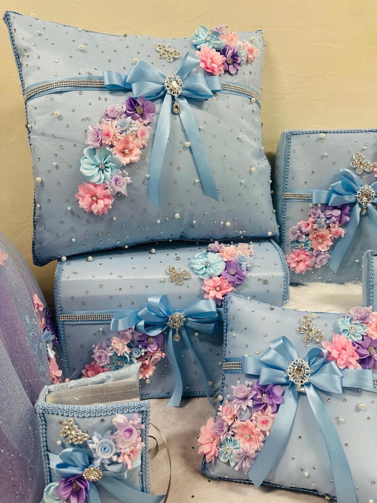 Quinceañera pillow set