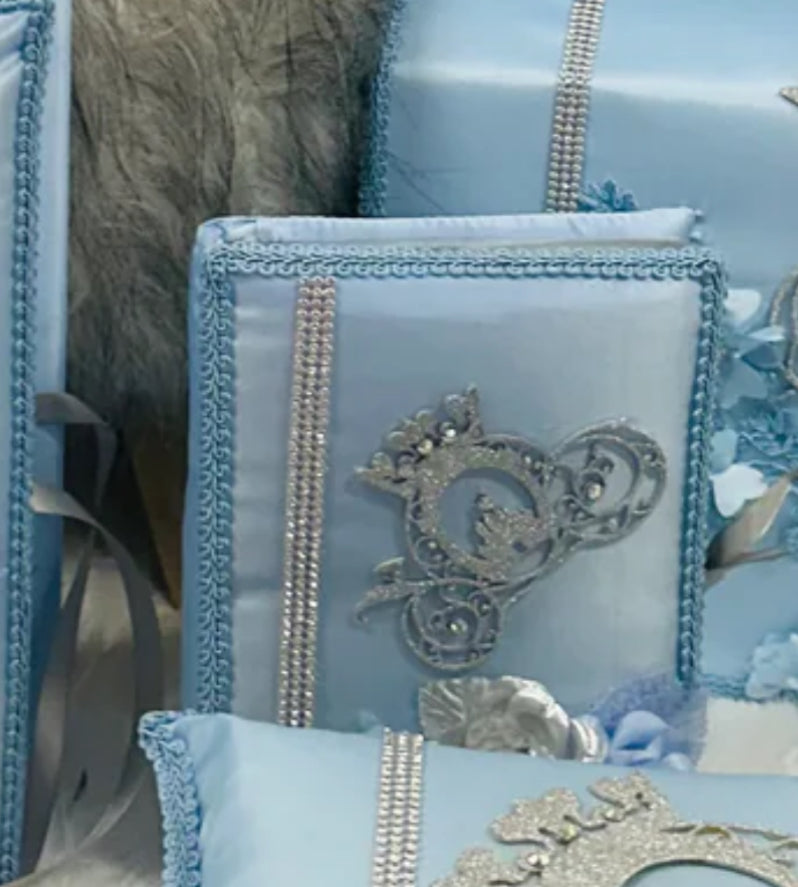Quinceañera pillow cinderella set