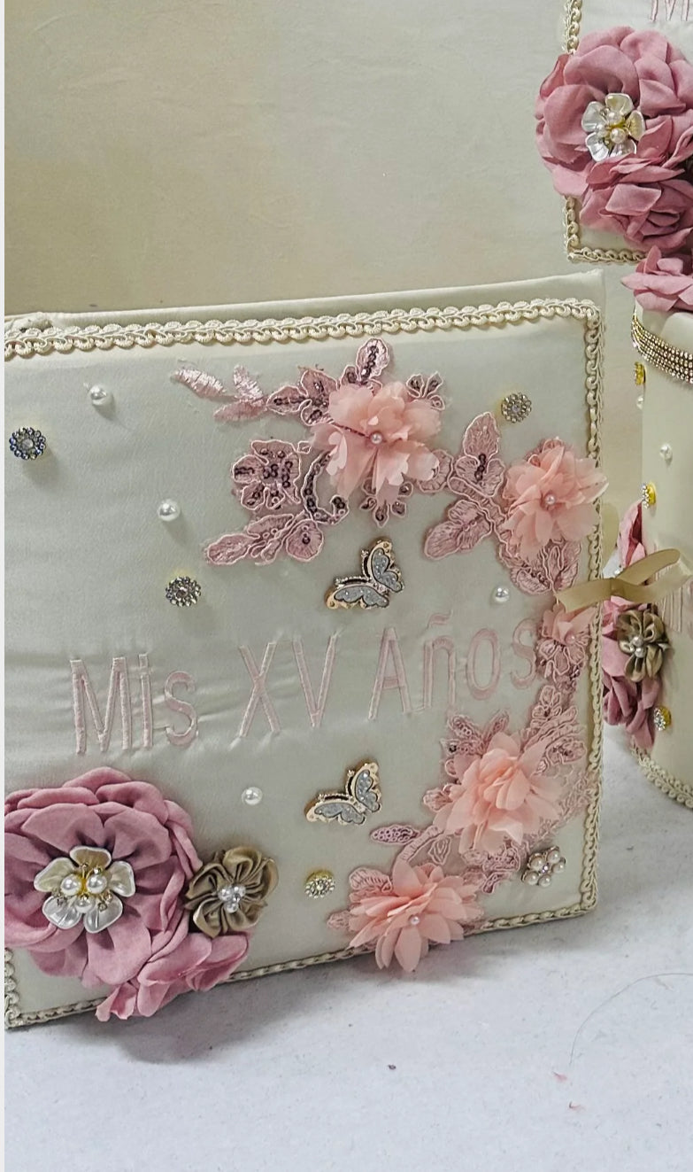 Quinceañera pillow set