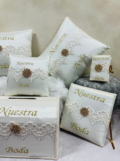 Wedding pillow set