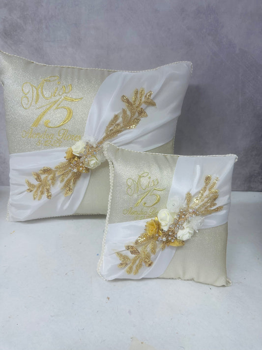 Quinceañera knee pillows